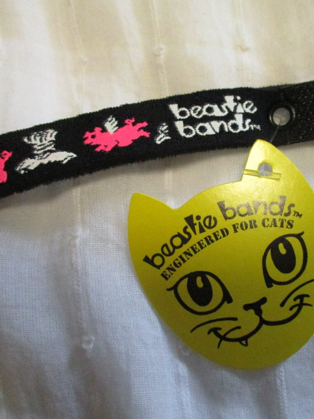 Cat collar-Beastie Bands Flying Pig